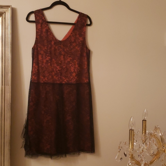 Vera Wang Red Dress with Black Lace Overlay - Picture 5 of 5